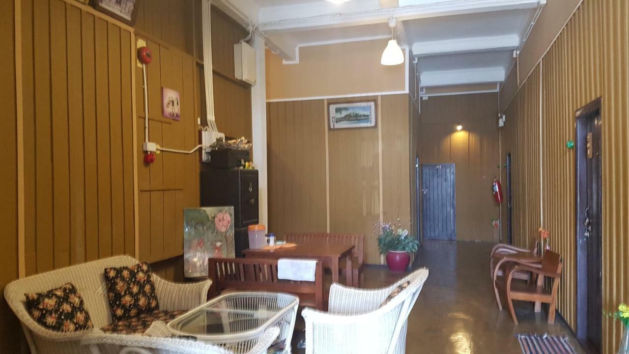 The Midtown Hotel And Cafe Транг Екстер'єр фото